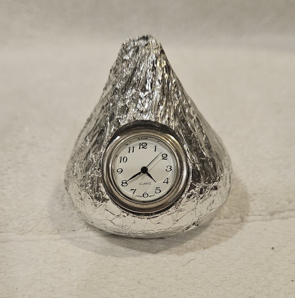 VINTAGE MINIATURE HERSHEY KISS CLOCK